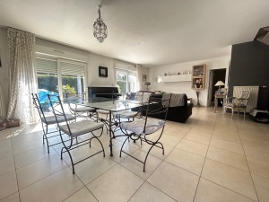 A VENDRE BELLEFOND (5 mn DIJON EST) maison de 160 m2 habitab