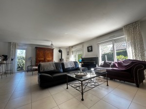A VENDRE BELLEFOND (5 mn DIJON EST) maison de 160 m2 habitab