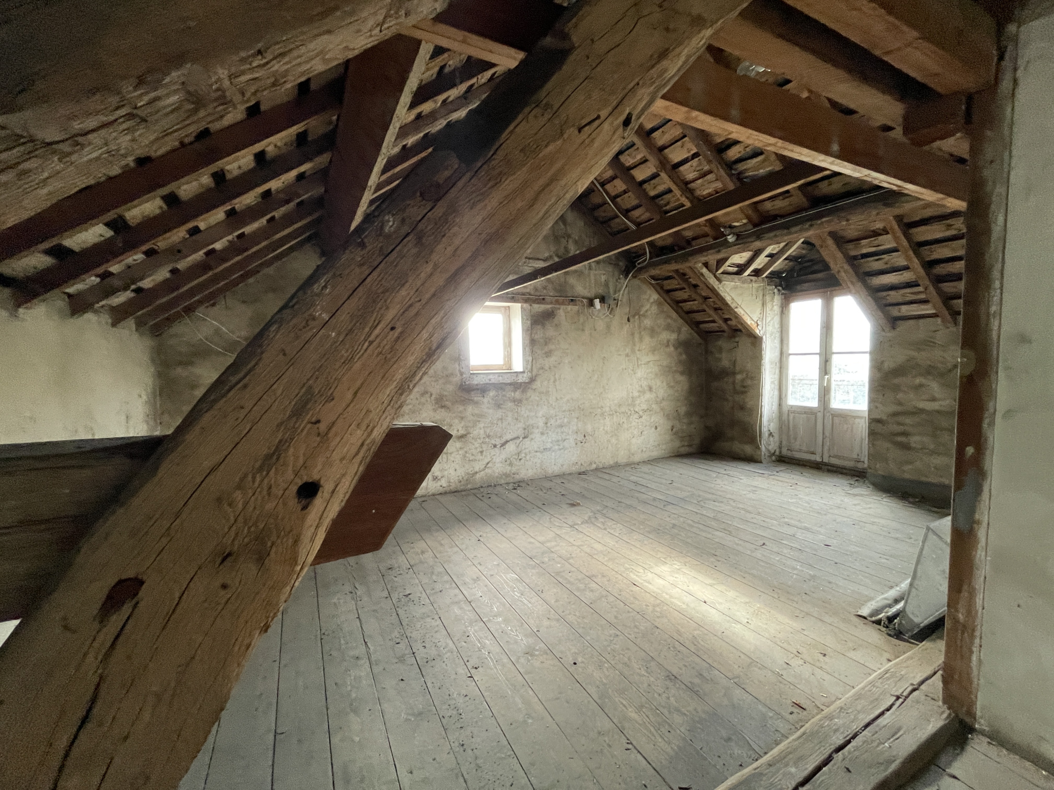 A VENDRE TYPE 2  A RENOVER  NUITS ST GEORGES 