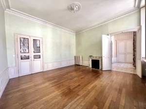 A VENDRE TYPE 6 AU COEUR DE DIJON.