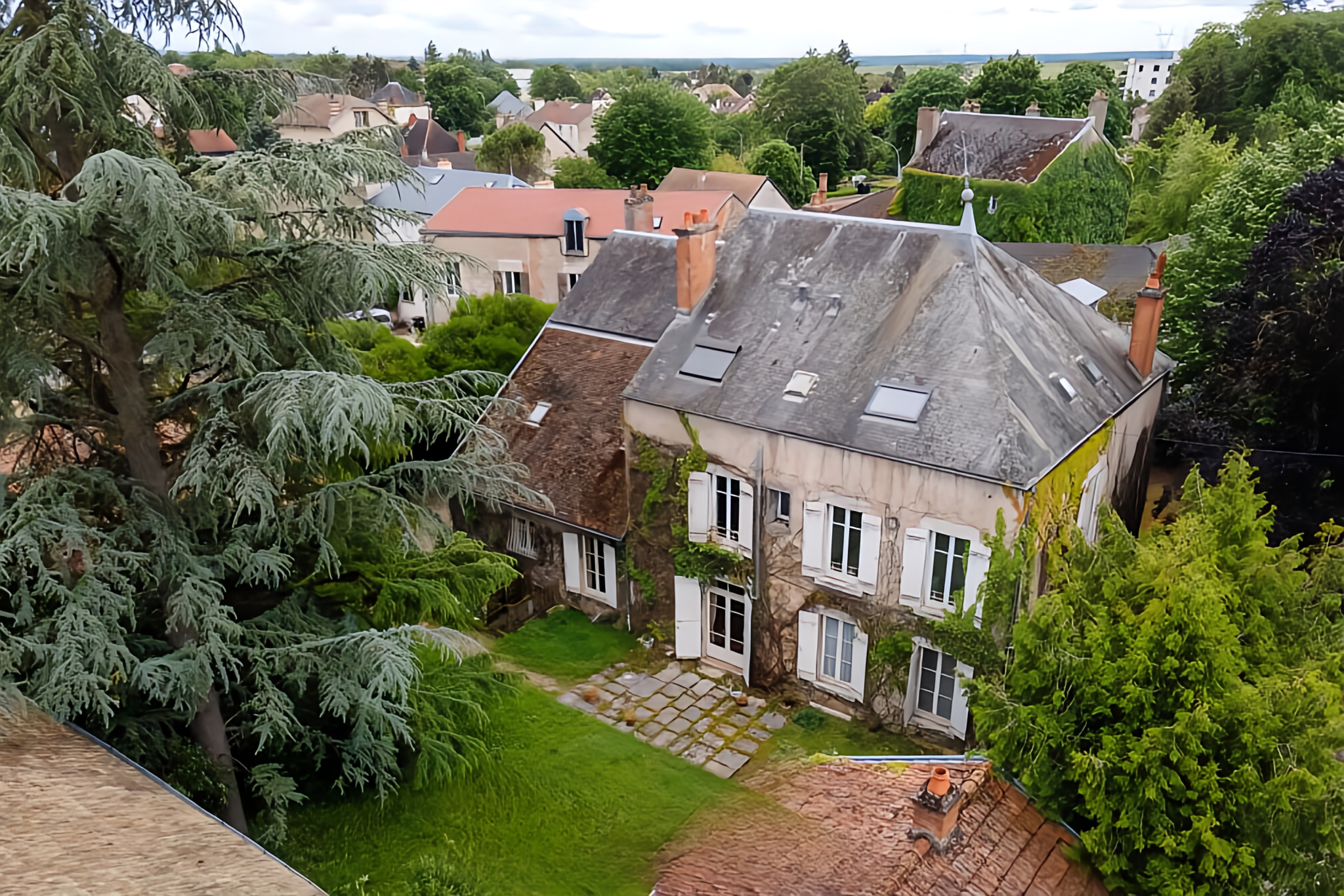 A VENDRE TYPE 2 A RENOVER  NUITS ST GEORGES 