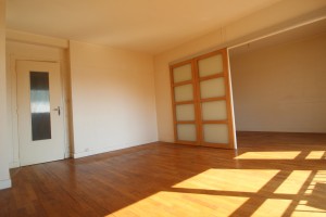 A VENDRE GRAND TYPE 3 CENTRE VILLE LONGVIC