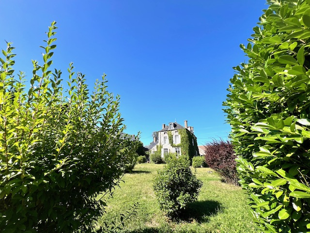 A VENDRE PROPRIETE DE 211M2 à IVRY EN MONTAGNE VAL-MONT ( 25