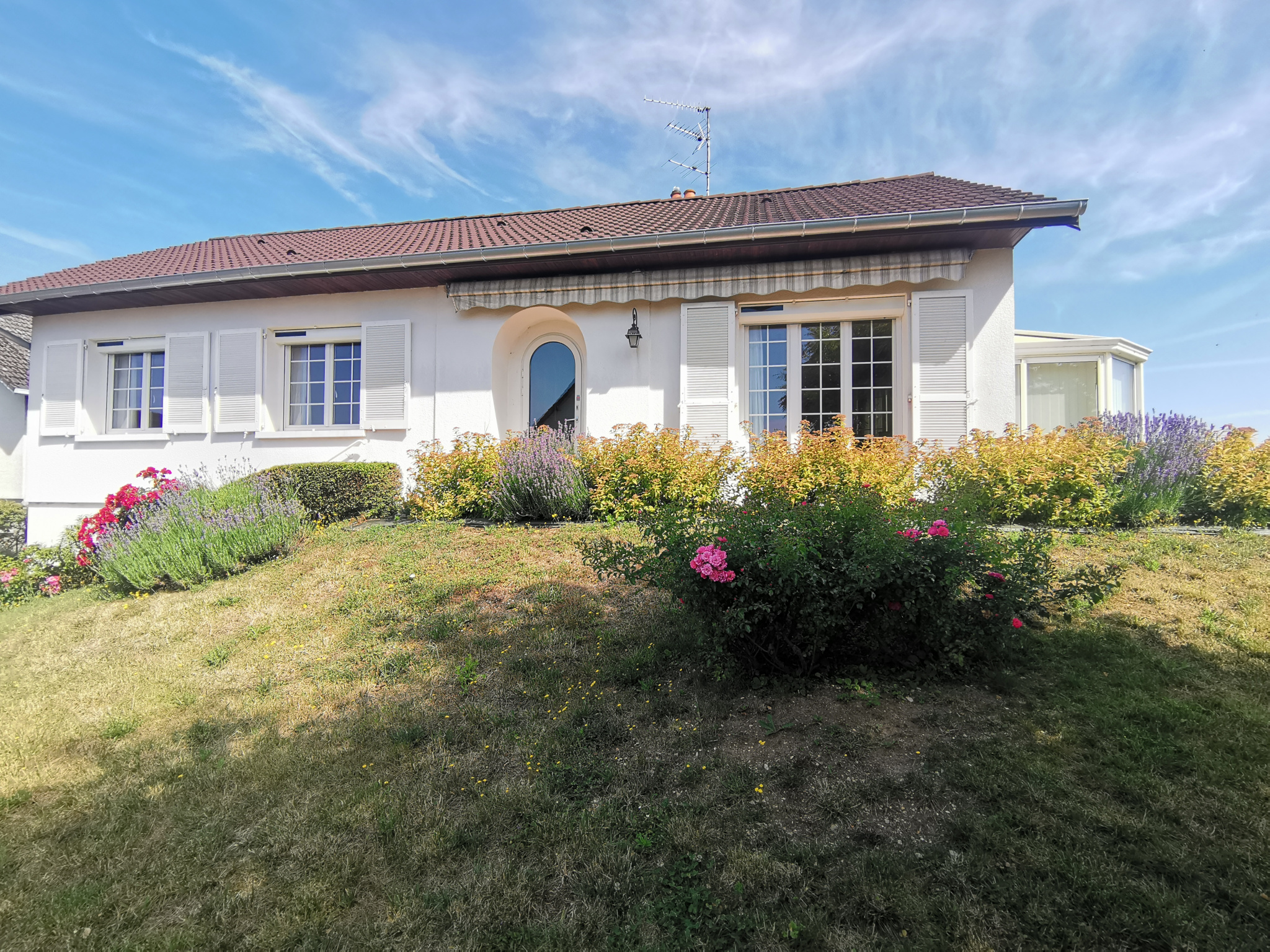  A VENDRE - Varois-et-chaignot - (5 min Dijon Est)  Maison T