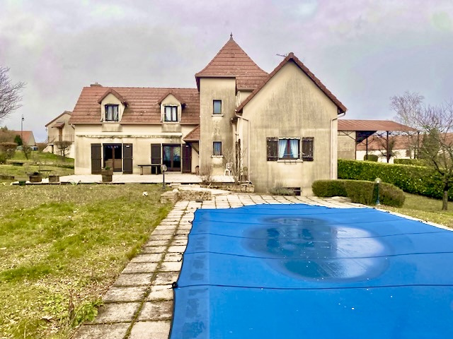 A VENDRE à MAGNY SUR TILLE, grande maison de 192 m2 habitabl