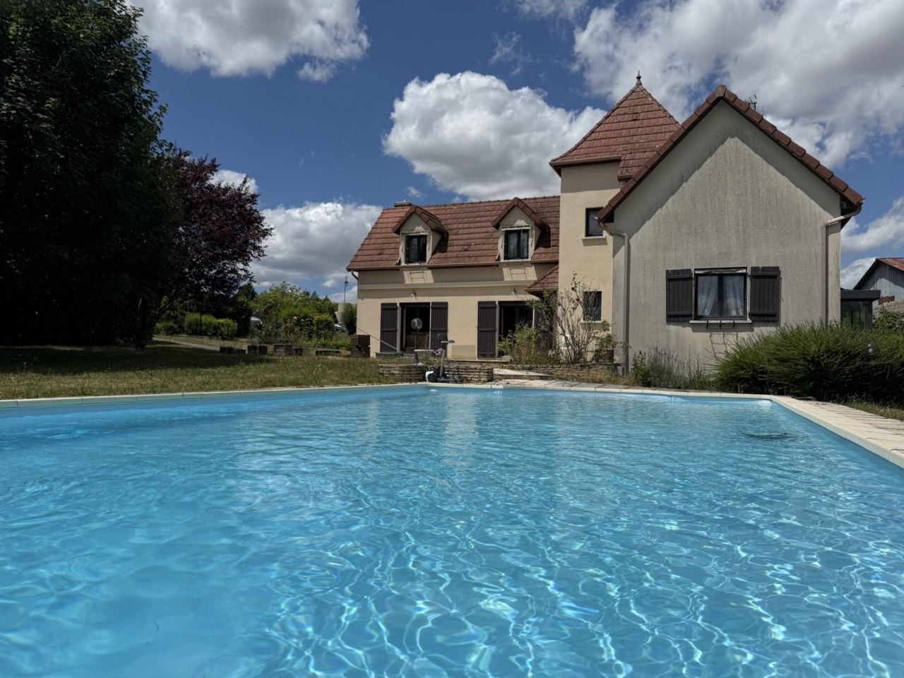 A VENDRE à MAGNY SUR TILLE, grande maison de 192 m2 habitabl