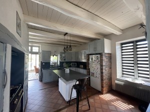 A vendre belle maison en pierres à Savigny-le-Sec. Un vérita
