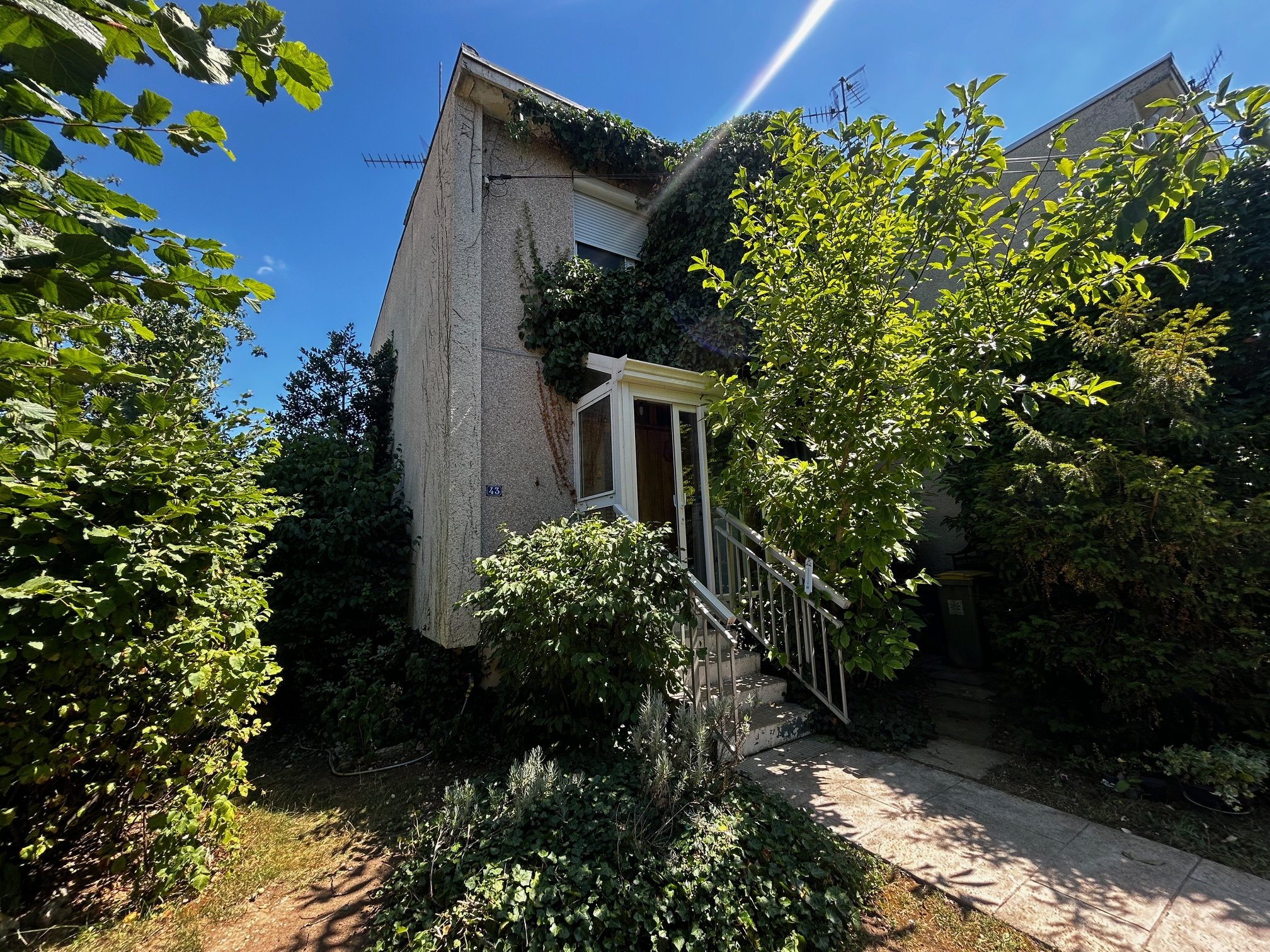A VENDRE CHENOVE (5mn DIJON sud-secteur pavillonnaire) agrea