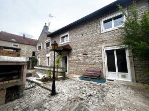 A VENDRE charmante maison de village à Chevannes HAUTES COTE