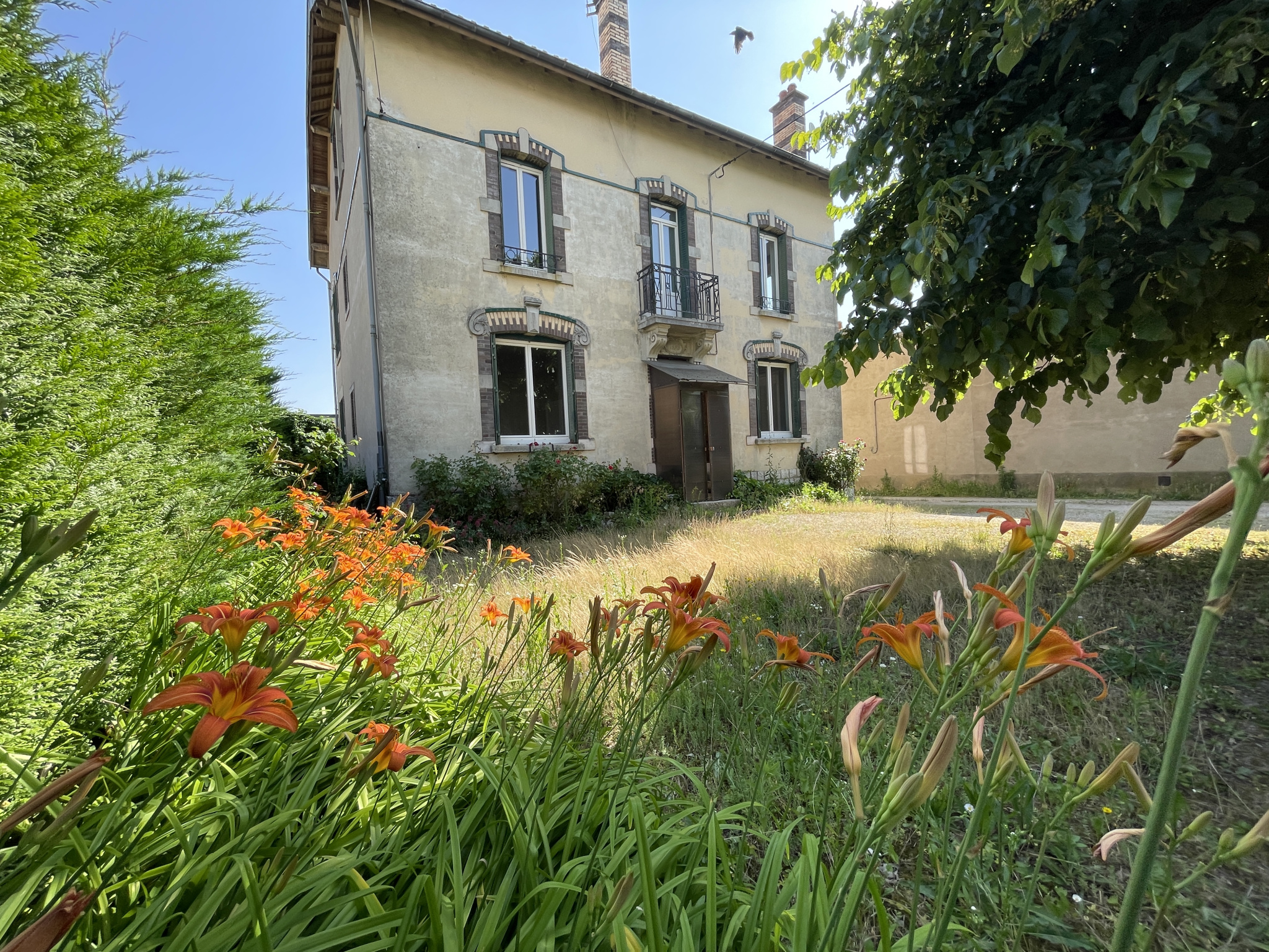 MAISON TYPE 8 A NUITS SAINT GEORGES 
