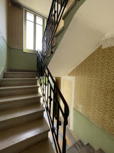 PLATEAU A AMENAGER DE 41 M2  A NUITS SAINT GEORGES RUE HENRI