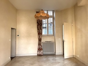 A VENDRE TYPE 6 AU COEUR DE DIJON.