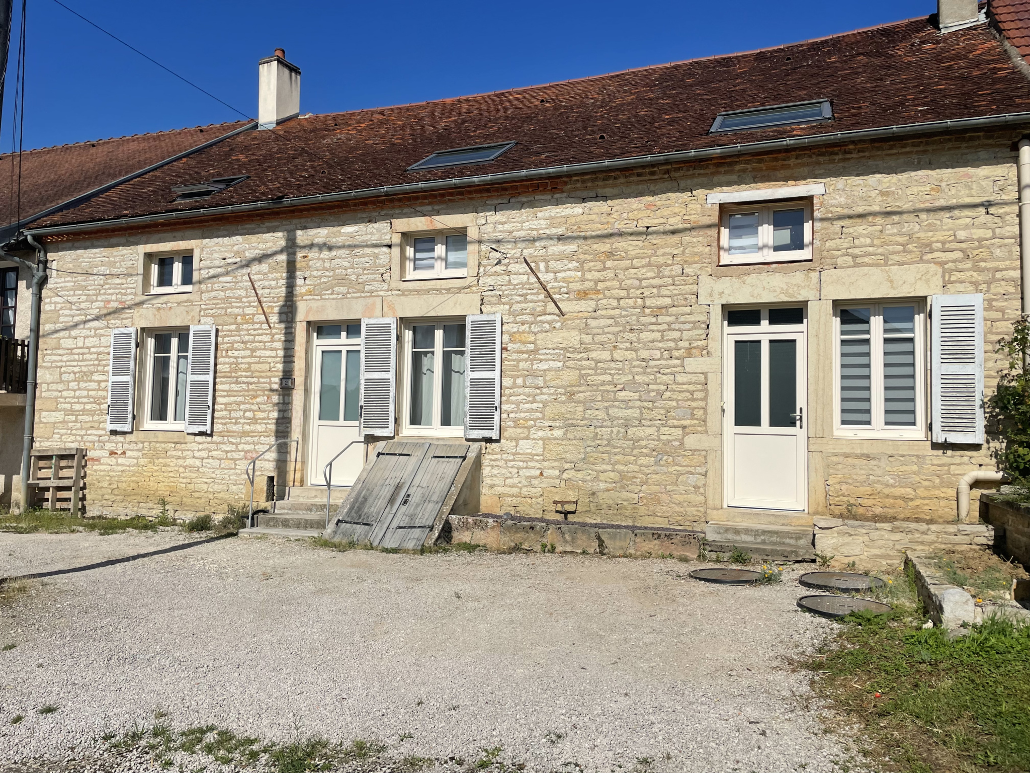 A VENDRE à VILLEBICHOT -  DIJON SUD - belle maison de villag