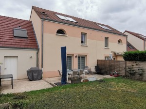  A vendre - Chevigny-Saint-Sauveur - Maison T 6 avec jardin.