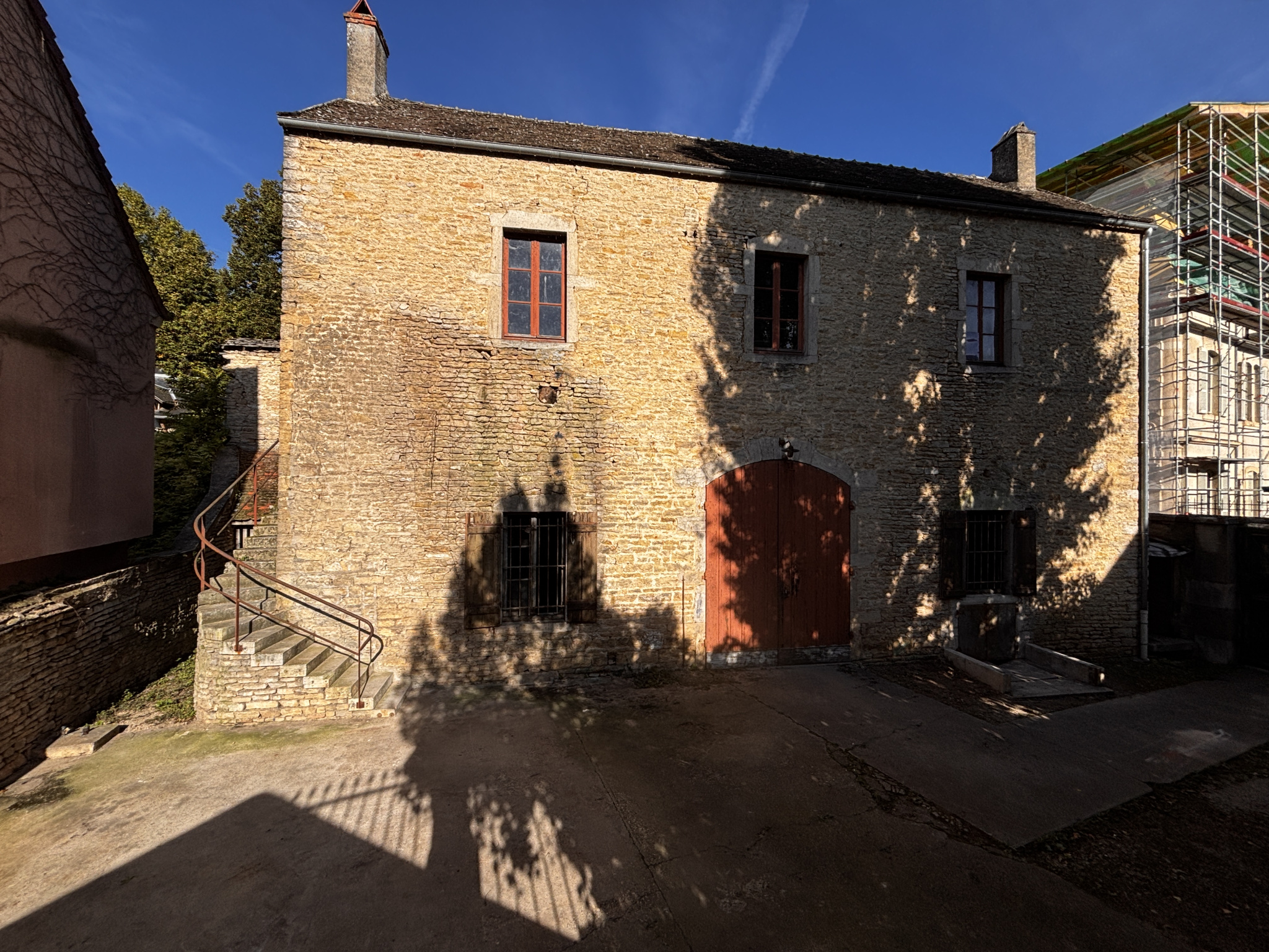 A VENDRE BÂTIMENT ANCIEN A RENOVER BEAUNE CENTRE