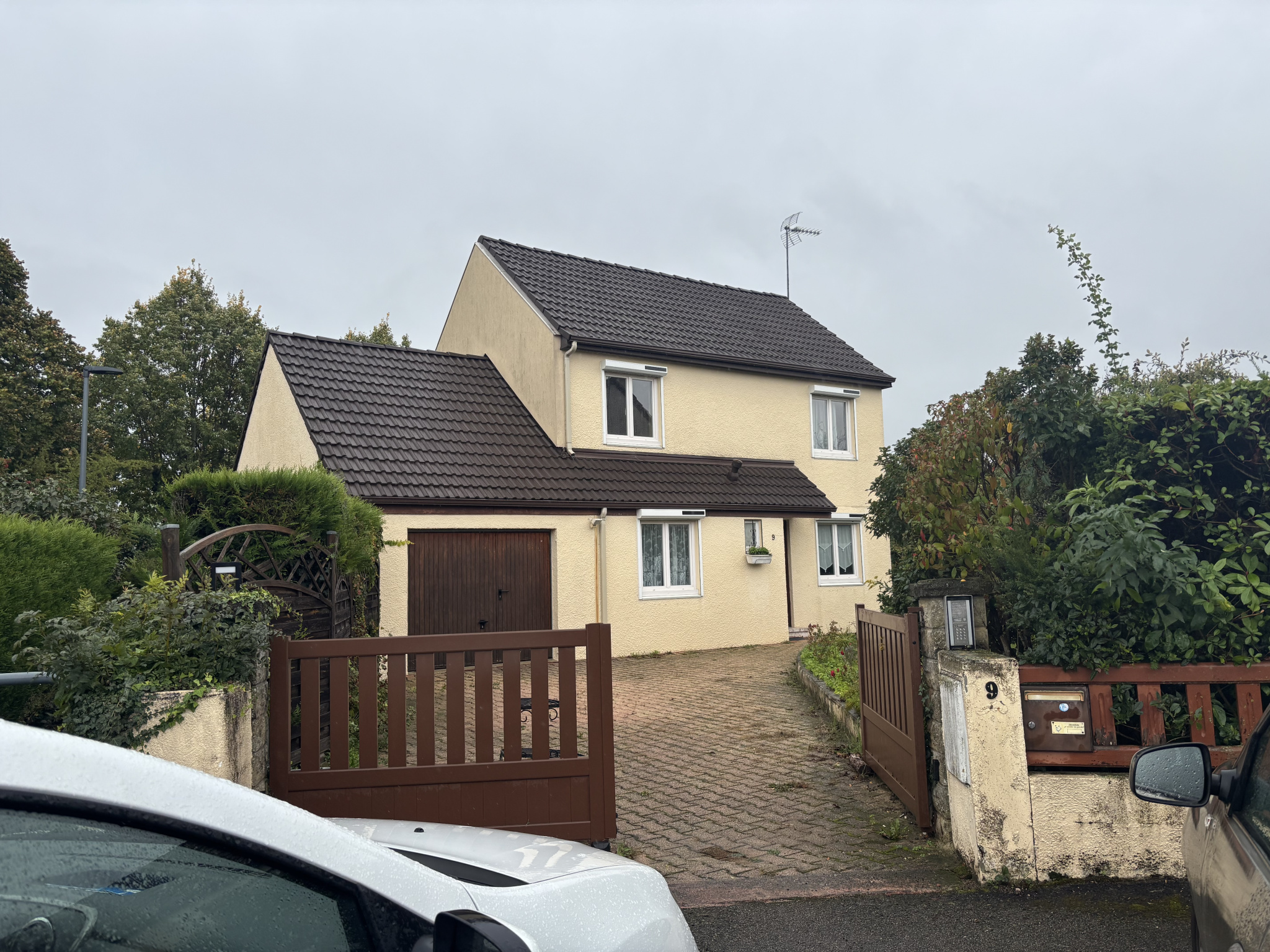 A VENDRE SAINT APOLLINAIRE (Au calme dans impasse) maison de