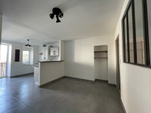 A VENDRE APPARTEMENT T2 DIJON PLACE DU 1ER MAI