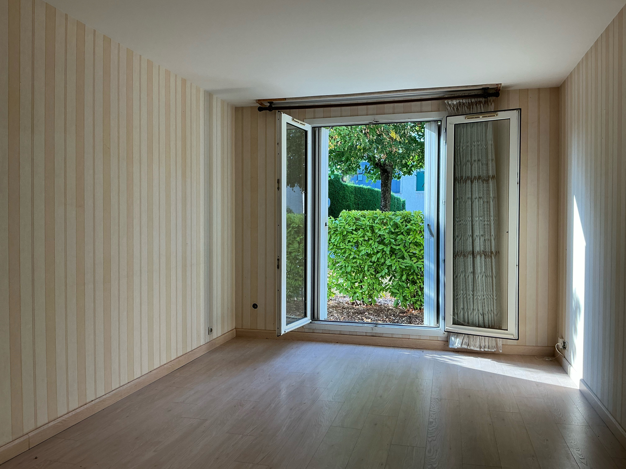 APPARTEMENT T2 en rez de jardin - DIJON Bourroches-Larrey