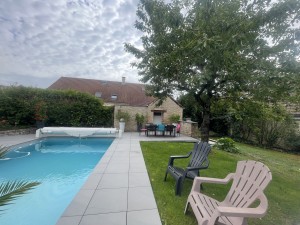 A vendre belle maison en pierres à Savigny-le-Sec. Un vérita