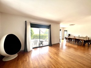A VENDRE CHARMANTE MAISON DE 220M2 AVEC PISCINE À FONTAINE-L