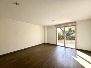 APPARTEMENT T2 EN REZ DE JARDIN - FONTAINE-LES-DIJON