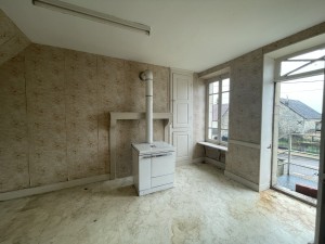 A VENDRE APPARTEMENT  A RENOVER A CISSEY 10MN BEAUNE SUD