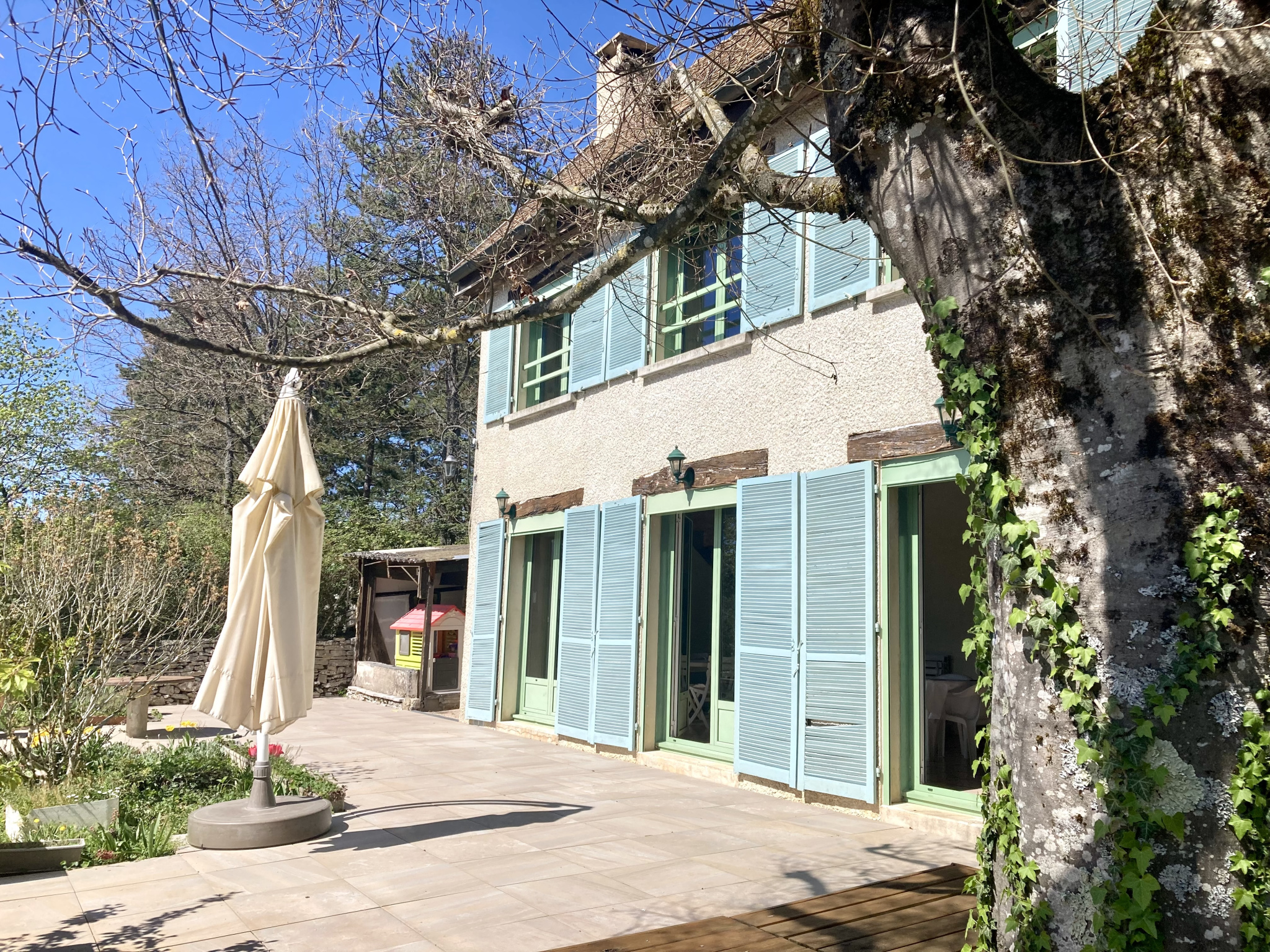 A VENDRE MAISON T6 180M2  BEAUNE (21200)