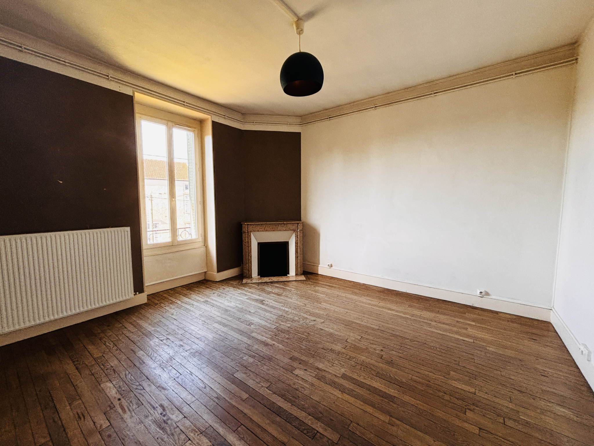 APPARTEMENT TYPE 4 DE 85 M2 A NUITS SAINT GEORGES RUE  HENRI