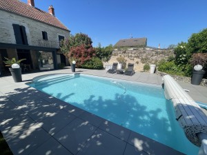 A vendre belle maison en pierres à Savigny-le-Sec. Un vérita