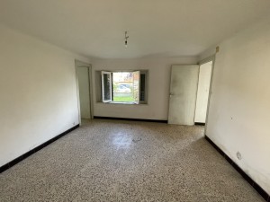 A VENDRE APPARTEMENT A RENOVER AVEC JARDIN A CISSEY 10MN B
