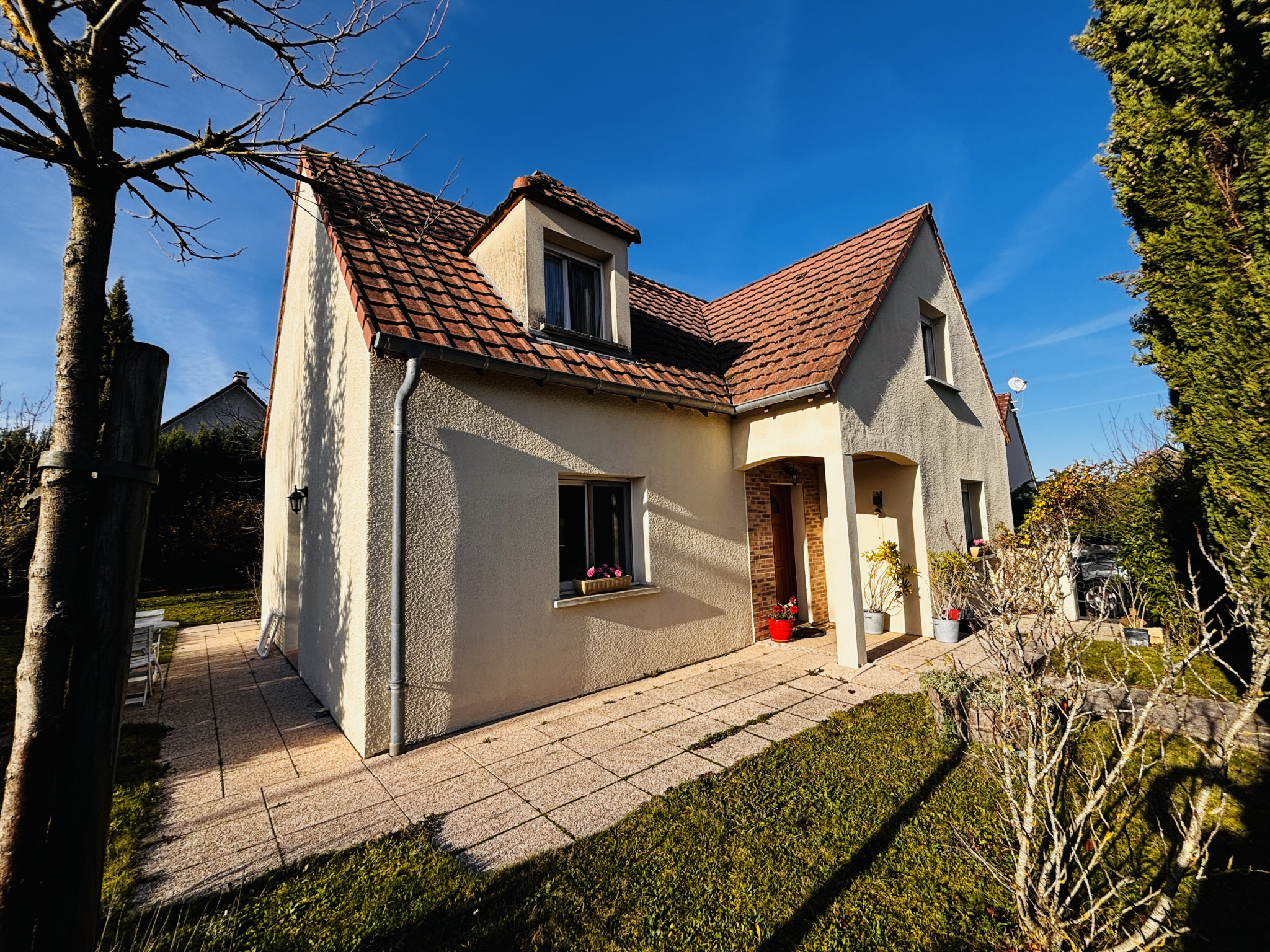 A VENDRE MAISON TYPE 5 ALLEES CAVALIERES QUETIGNY