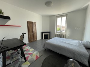 A VENDRE APPARTEMENT TYPE 6 DIJON MONTMUZARD 