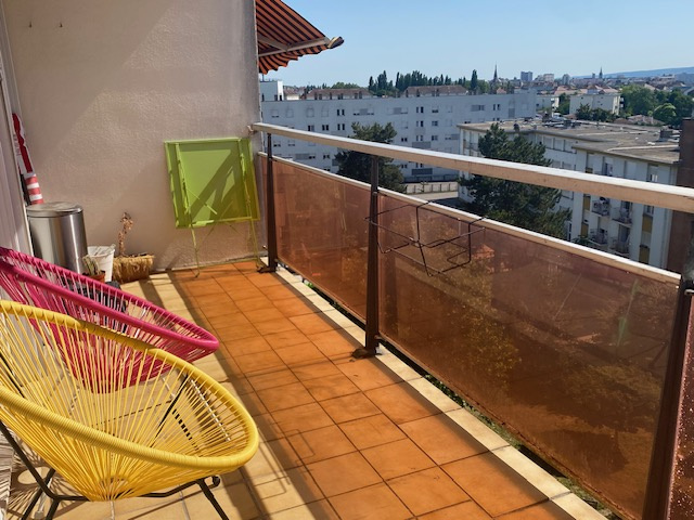 A VENDRE DIJON Proximité Place Saint Exupéry, appartement ty