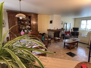 A VENDRE SAINT APOLLINAIRE (Au calme dans impasse) maison de