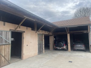  À VENDRE ANCIENNE PROPRIETE DE CHARME AU CALME GERLAND PROC