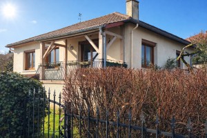 A VENDRE COUCHEY (15 mn DIJON SUD Côte des Vins) maison indé