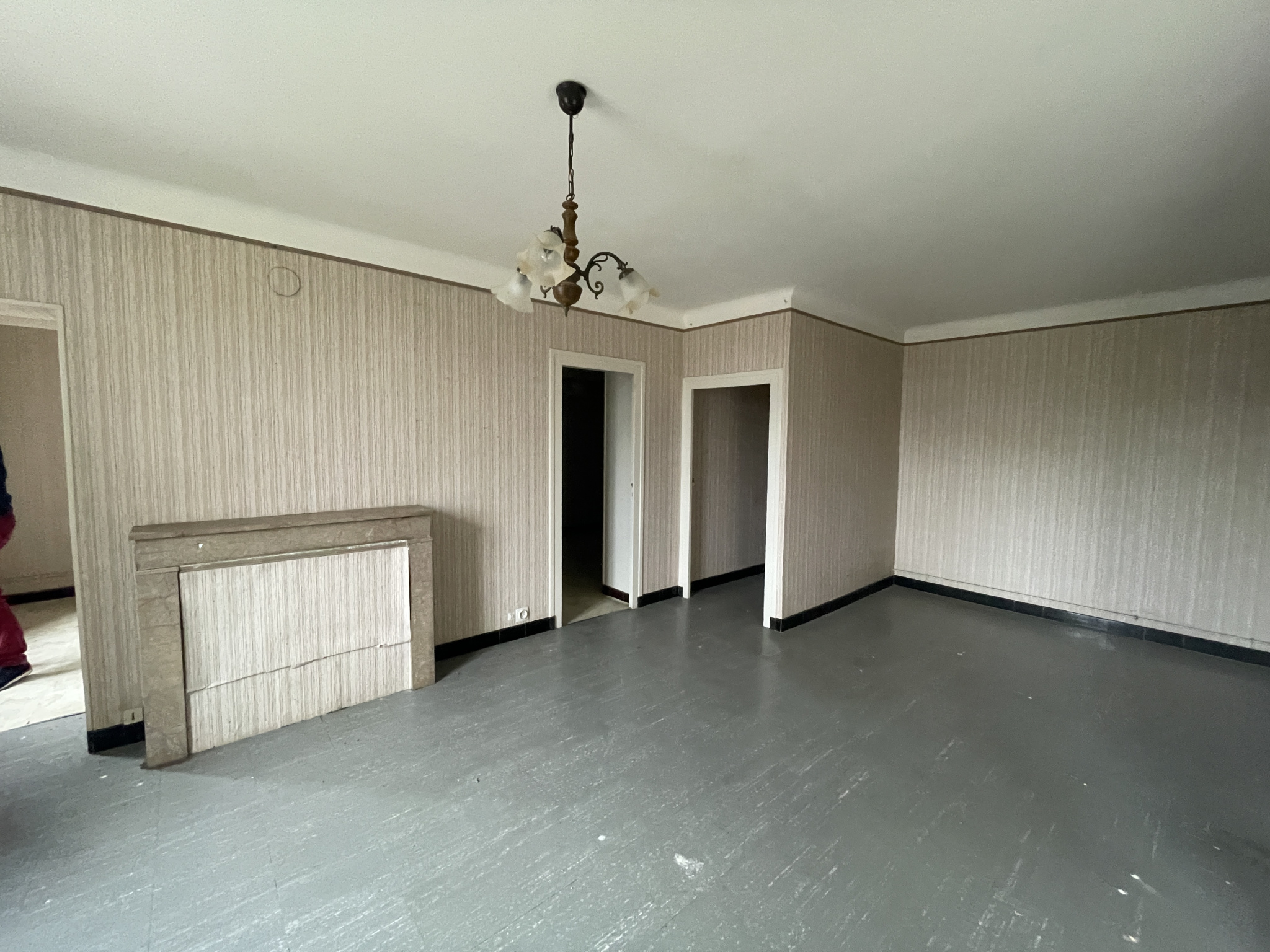 A VENDRE APPARTEMENT A RENOVER A CISSEY 10MN BEAUNE SUD