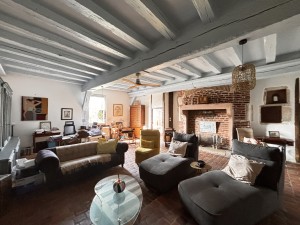 A VENDRE - BELLE PROPRIÉTÉ ANCIENNE 10 PIÈCES - 5 MIN NUITS-