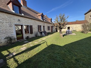 A VENDRE GEVREY CHAMBERTIN (15 KMS Dijon Sud Cote des Vins -