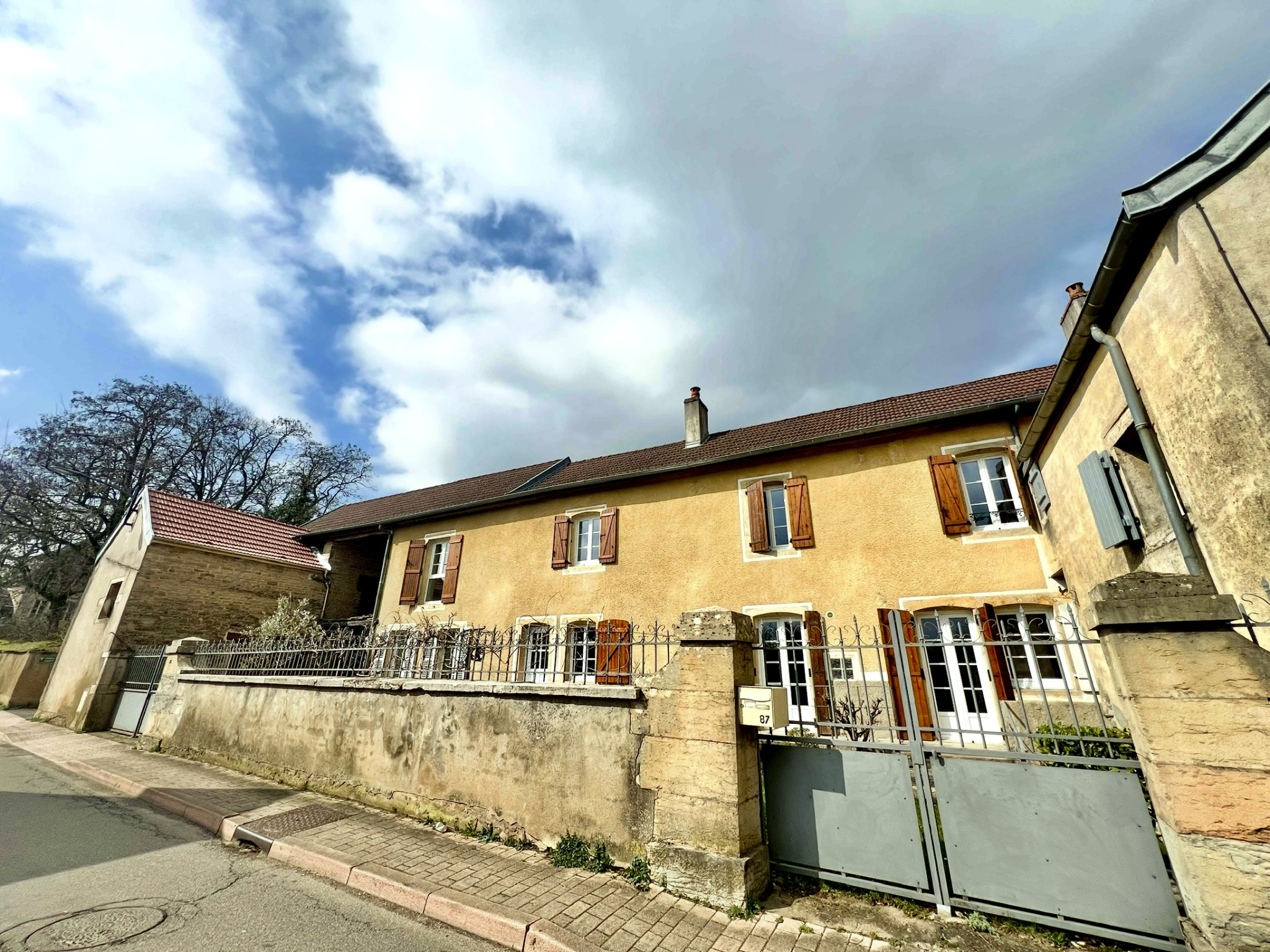 A VENDRE MAISON ANCIENNE - MARSANNAY LA COTE (10 mn DIJON SU
