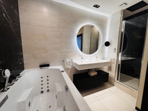 A VENDRE APPARTEMENT TYPE 4 DIJON PLACE ST BENIGNE 