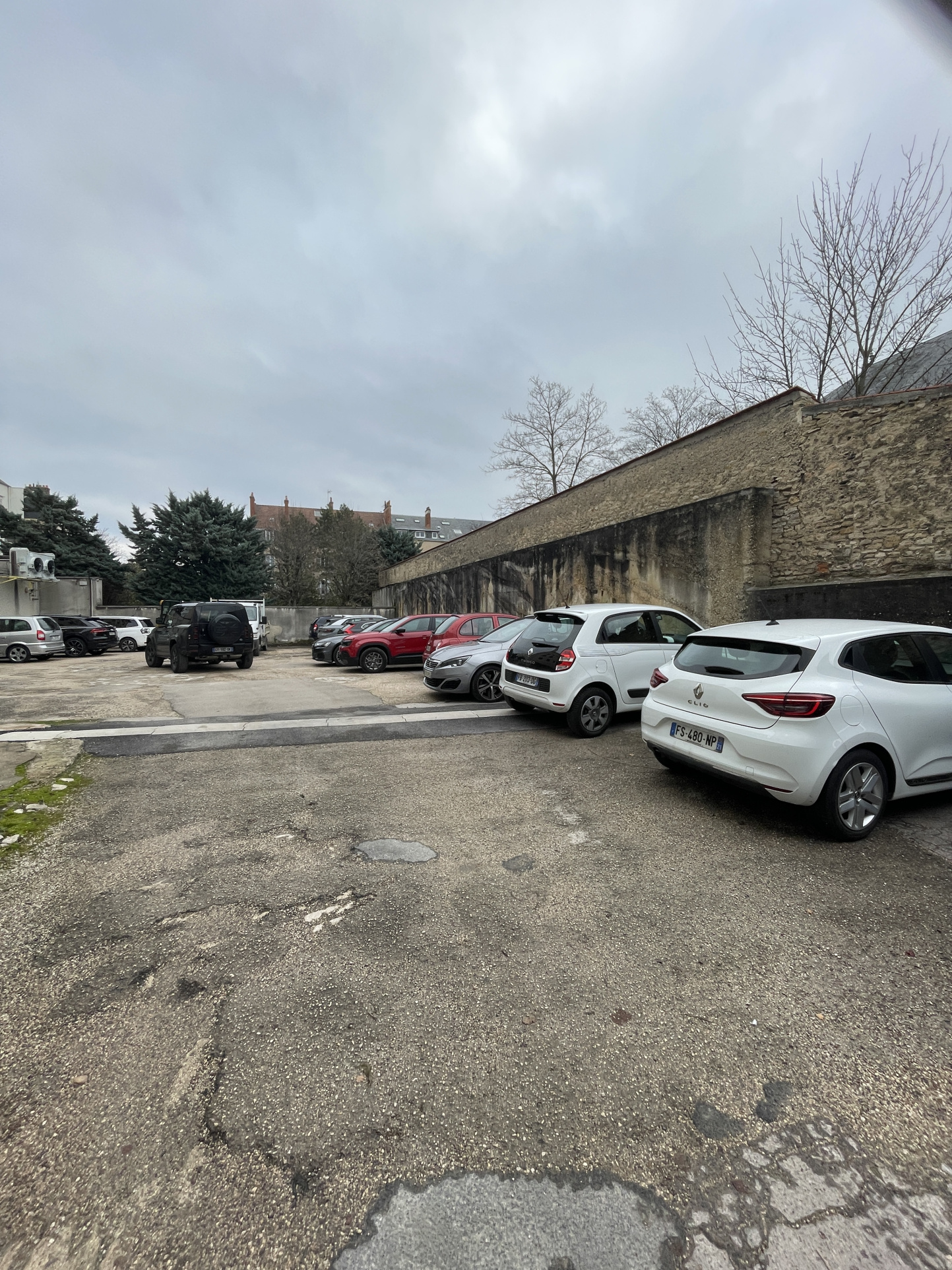 A VENDRE LOT 32 PLACES DE PARKING DIJON RUE BERLIER