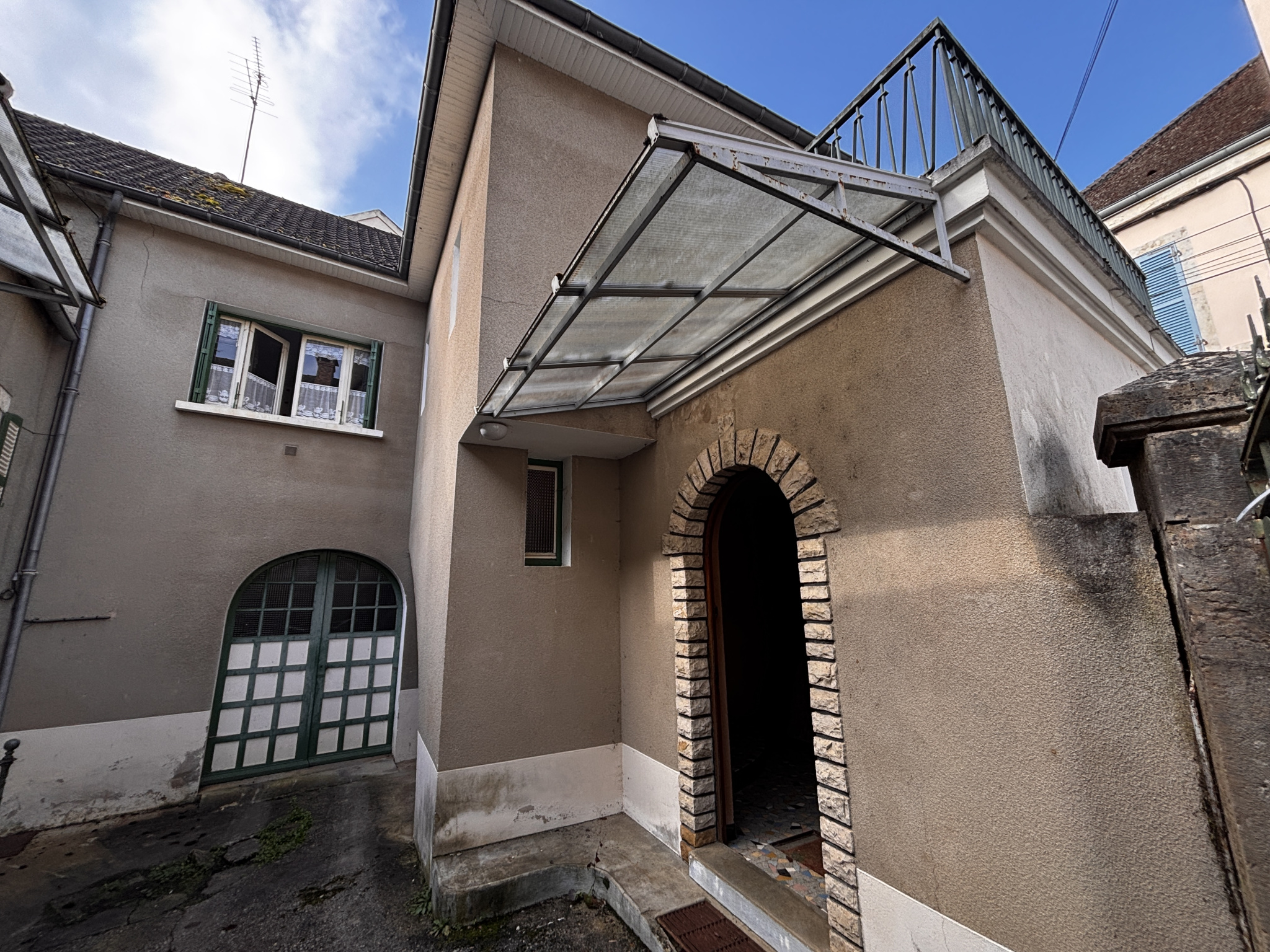 A VENDRE MAISON DE VILLAGE VOLNAY 10MN BEAUNE 