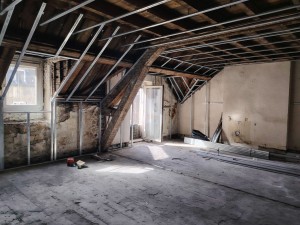 A VENDRE - DIJON CENTRE PLACE SAINT BENIGNE - Plateau de 81 