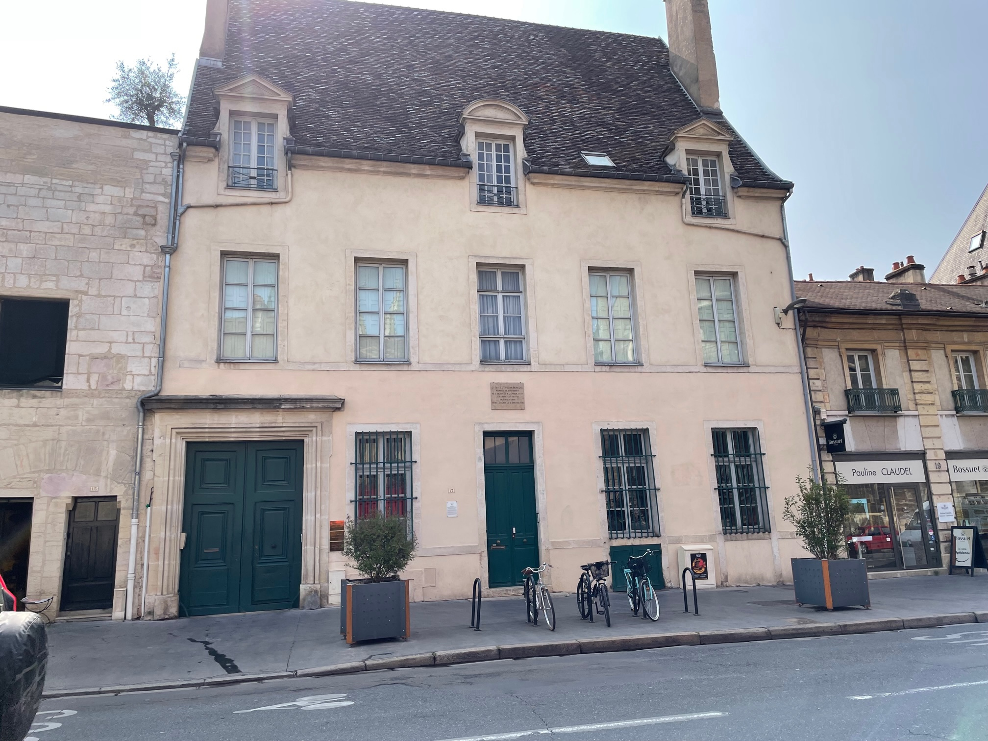 A VENDRE APPARTEMENT TYPE 6 DANS HOTEL PARTICULIER DIJON PLA