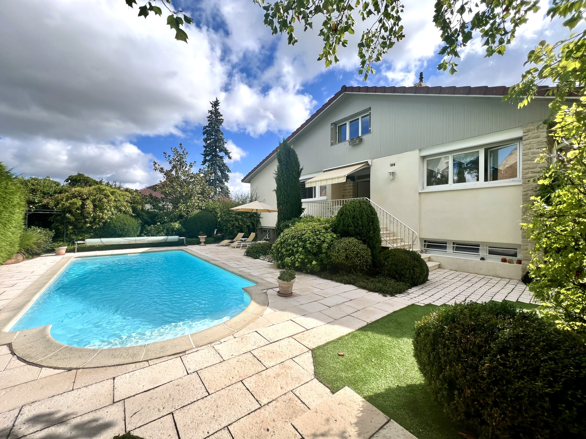 A VENDRE MAISON T8 BEAUNE PROCHE CENTRE VILLE