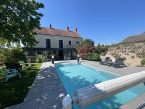A vendre belle maison en pierres à Savigny-le-Sec. Un vérita