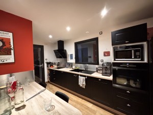 A VENDRE MAISON TYPE 6 DE  1900 RENOVEE A BONNENCONTRE(15 mn