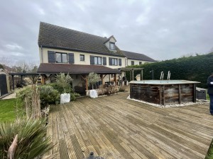  A VENDRE  à MARLIENS proximité de Genlis (20 km au sud-est 