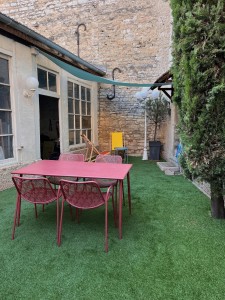 A VENDRE Centre-Ville NUITS ST GEORGES maison avec cour priv